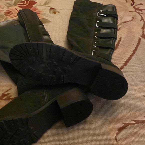 Knee high boots - Picture 7 of 8